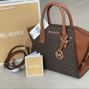 Michael Kors Avril Small Logo Top-Zip Satche